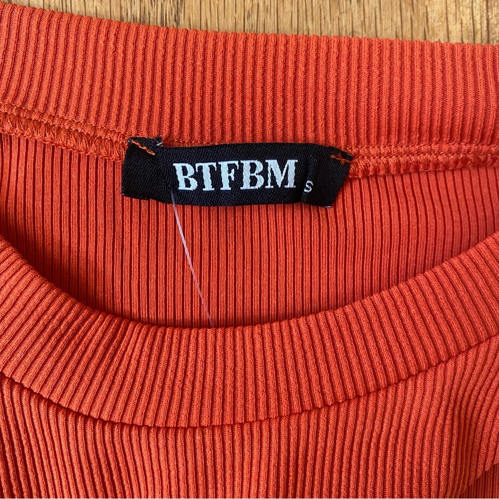 BTFBM • NEW! Ribbed Cut Out Long Sleeve Cropped Top - Size S - Picture 7 of 16